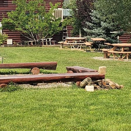 Wolf Den Log Cabin Motel And Rv Park Thayne 外观 照片