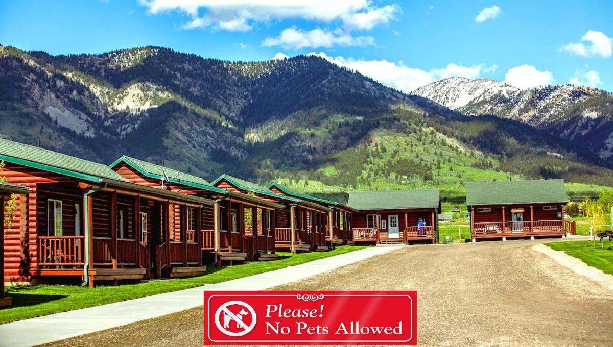 Wolf Den Log Cabin Motel And Rv Park Thayne 外观 照片
