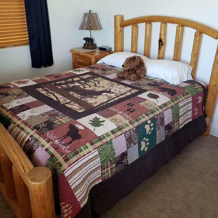 Wolf Den Log Cabin Motel And Rv Park Thayne 外观 照片